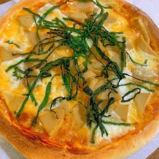 竹の子チーズ大葉のピザ